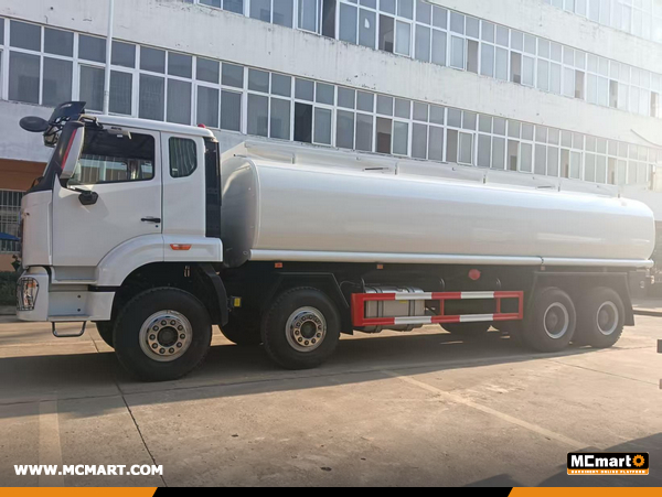 Guinea - 4 Units SINOTRUCK HOWO ZZ2167M4627A&ZZ1317V466JB1R All Wheel Drive Truck And 1 ZZ2167M4327A1R Cargo Truck