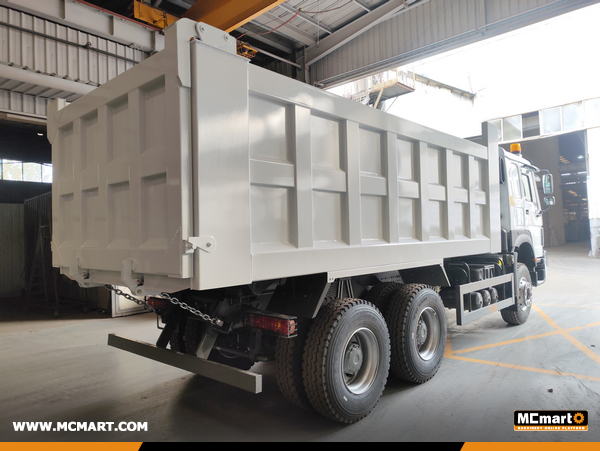 Ghana - 4 Units SINOTRUCK HOWO ZZ3257V3847B1 Dump Truck